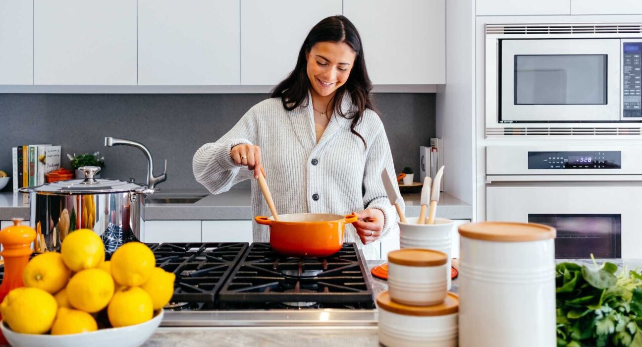 8 Ways to Observe Good Personal Hygiene When Cooking Food at Home