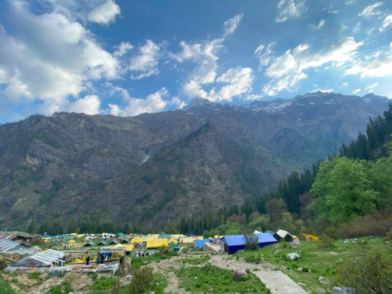 A Solo Backpacker’s Journey to Kheerganga – Mountains, Maggie and Milkyway