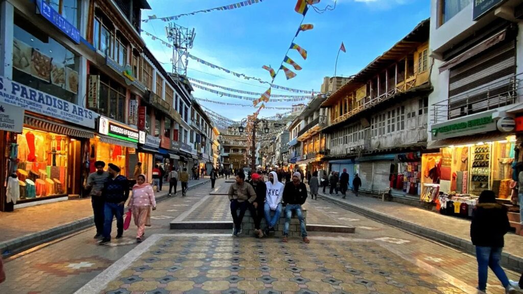 Leh Market