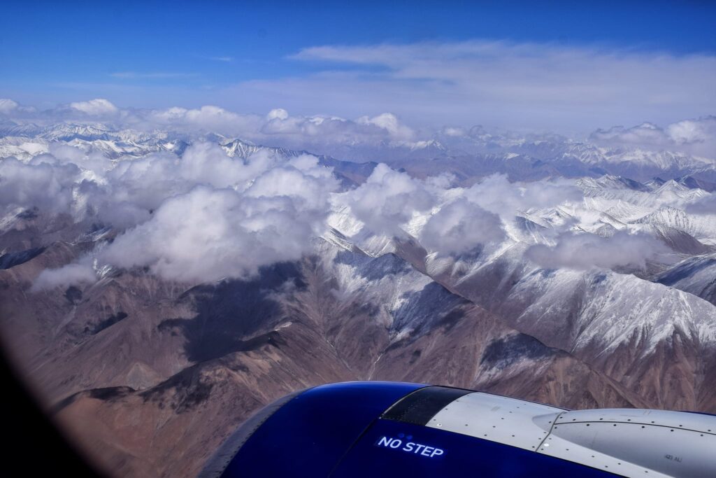 reach ladakh via plane in April